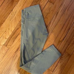 Wunder trains size 6 light green color i forget the name of